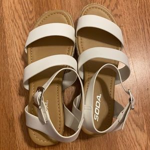 Soda Sandals size 8